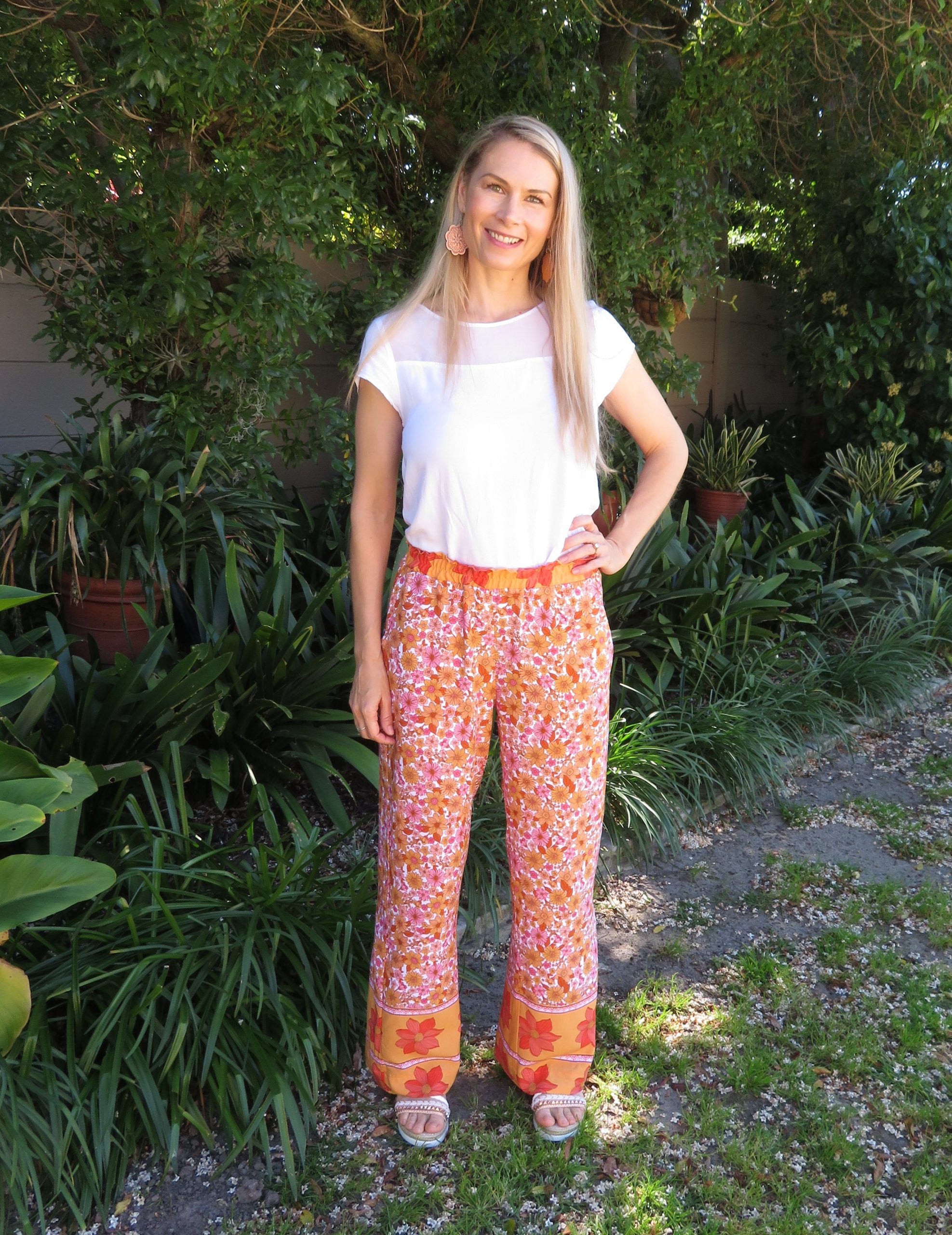 P033-PDF ~ LADIES STRAIGHT LEG PANTS & SHORTS – Eazy Stitch